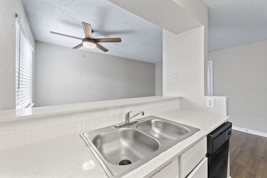 More Photos Of 4314 Gillis St, Austin Apartments For Sale