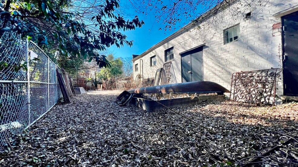 More Photos Of 2834 Church St, Atlanta Flex For Sale