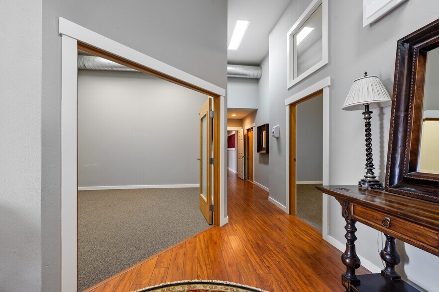 More Photos Of 441-433 30th St, Astoria Healthcare For Lease