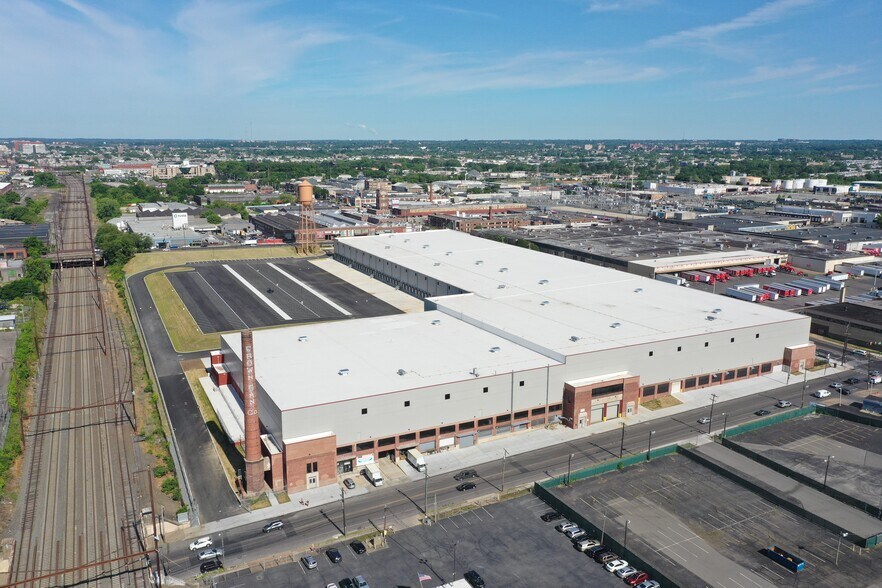 More Photos Of 956 E Erie Ave, Philadelphia Distribution For Lease