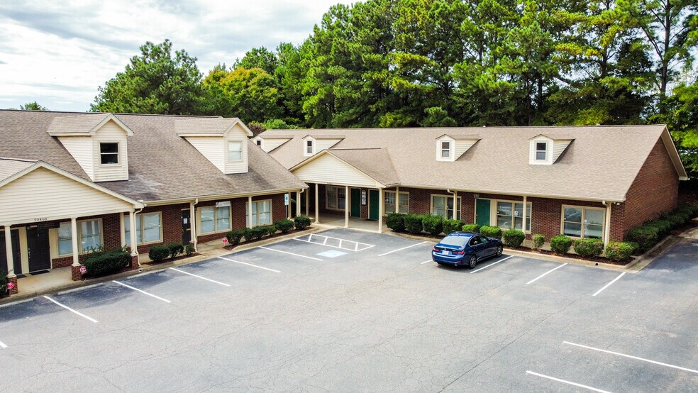 Primary Photo Of 20462 Chartwell Center Dr, Cornelius Office For Lease
