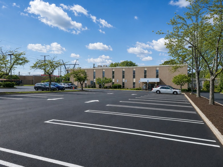 More Photos Of 340 Main St, Madison Office For Lease