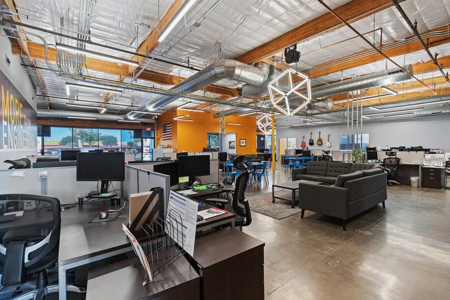 More Photos Of 2410 W Royal Palm Rd, Phoenix Light Manufacturing For Sale