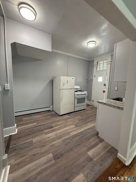 More Photos Of 80-82 Maple Ave, New London Apartments For Sale