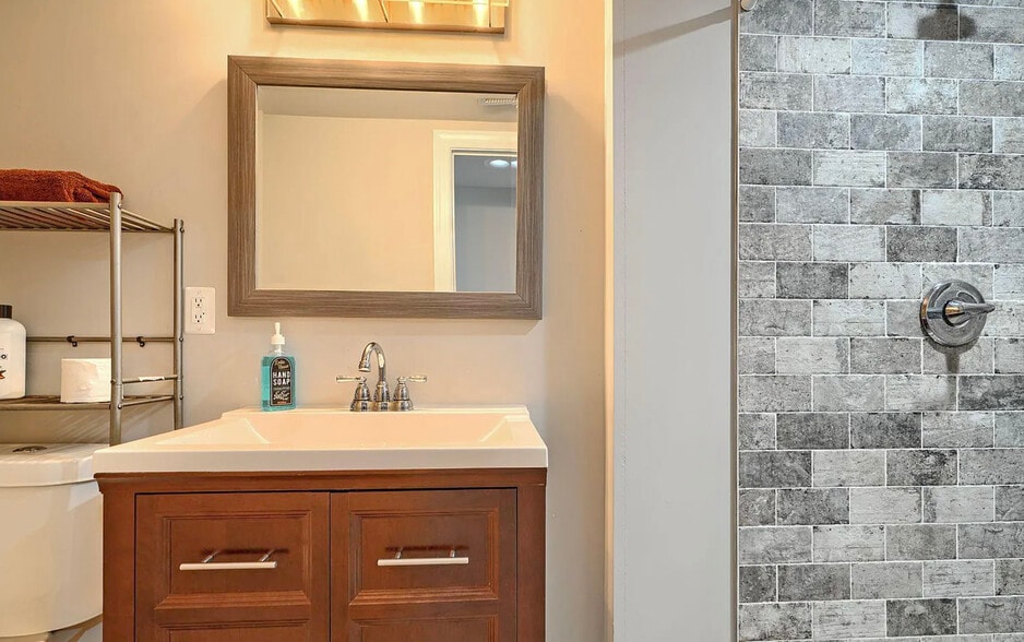 More Photos Of 635 E Fort Ave, Baltimore Specialty For Sale