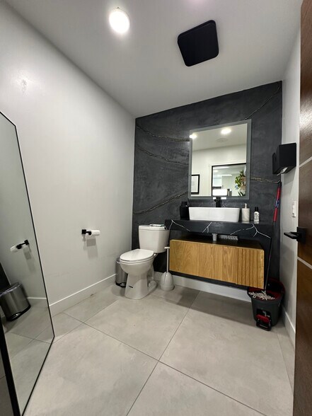 More Photos Of 2573-2579 University Ave, San Diego Storefront Retail Residential For Lease