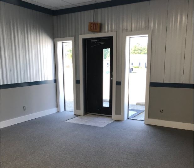 More Photos Of 4911 Bridges St, Morehead City Flex For Lease