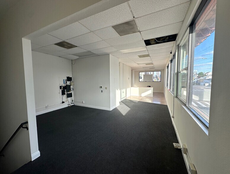 More Photos Of 2207 S Sepulveda Blvd, Los Angeles Loft Creative Space For Lease