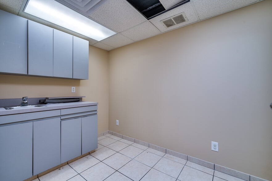 More Photos Of 7345 Far Hills Ave, Dayton Medical For Lease