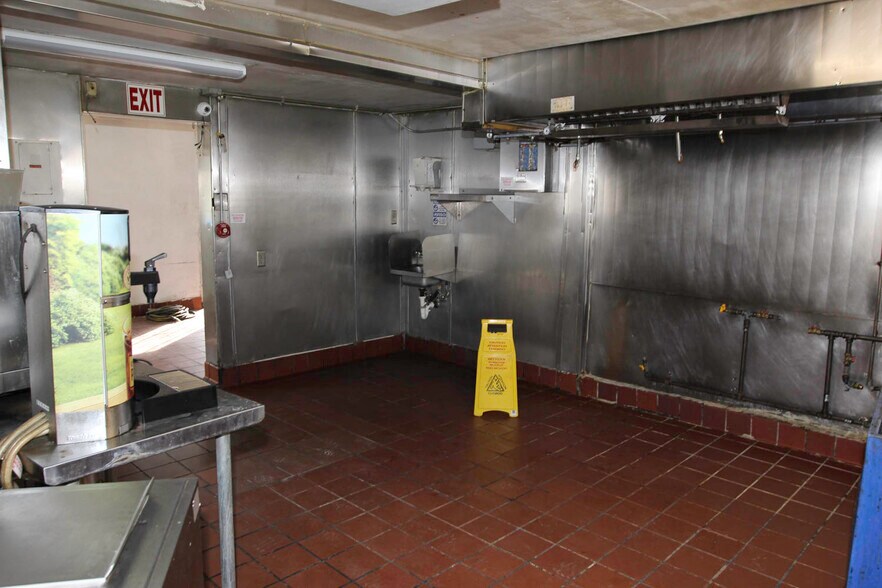 More Photos Of 5065 Riverside Dr, Chino Fast Food For Lease