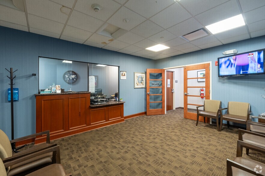 More Photos Of 14-01 Broadway, Fair Lawn Medical For Lease