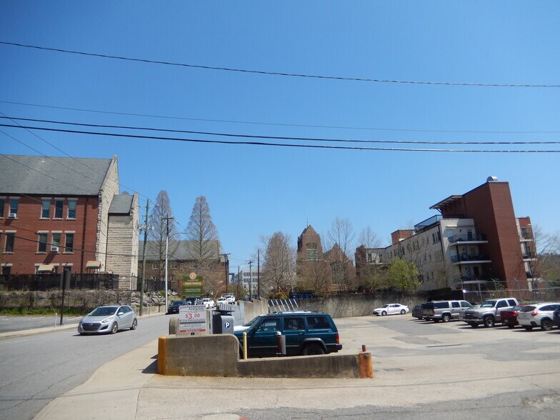 More Photos Of 46 Aston St, Asheville Light Manufacturing For Lease