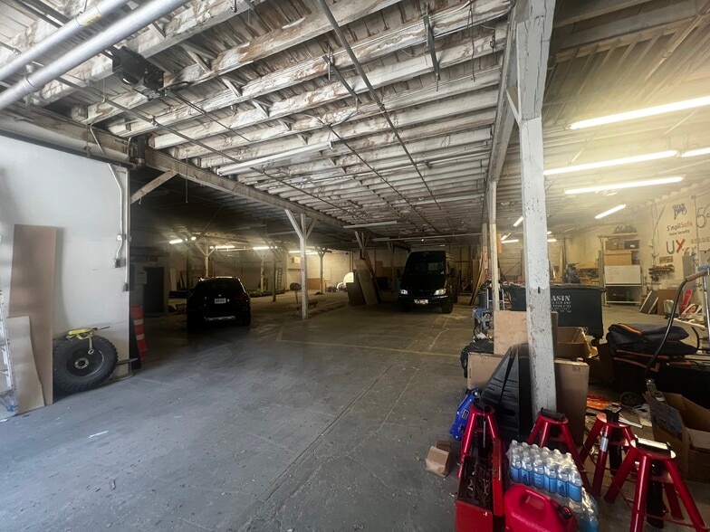 More Photos Of 300 Kingsland Ave, Brooklyn Warehouse For Lease
