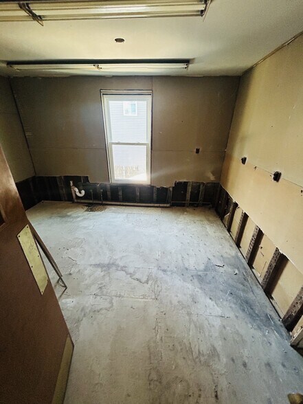 More Photos Of 936 Chalkstone Ave, Providence Storefront Retail Residential For Lease