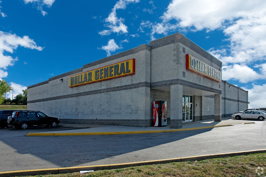 More Photos Of 1800 Middlebrook Pike, Knoxville Freestanding For Lease