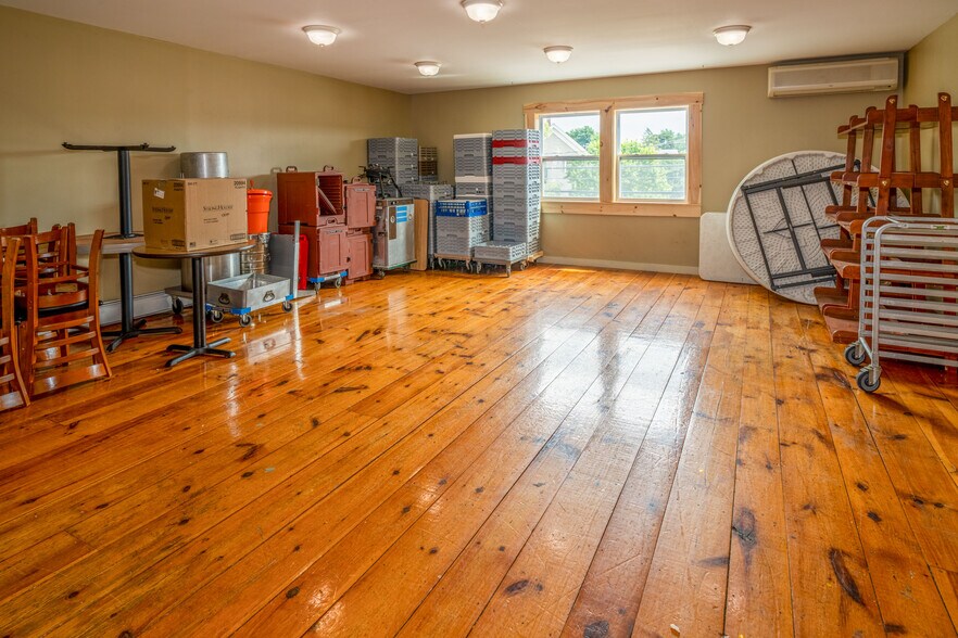 More Photos Of 279 S Main St, Winterport Winery Vineyard For Sale