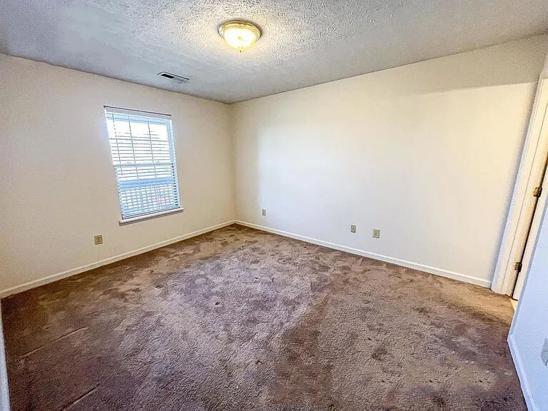 More Photos Of 400 Dabney Dr, Lexington Apartments For Sale