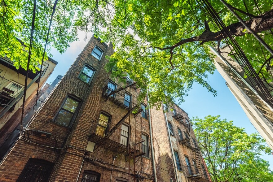 More Photos Of 555 Gates Ave, Brooklyn Apartments For Sale