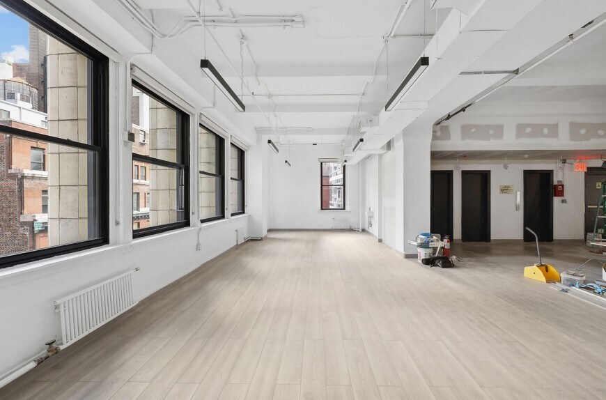 More Photos Of 56 W 45th St, New York Office For Lease