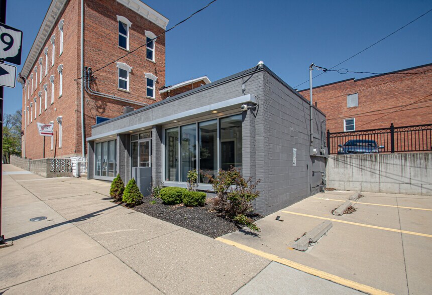 More Photos Of 212 E Court St, Sidney Office For Sale