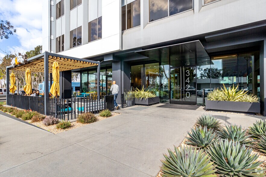 More Photos Of 600 Anton Blvd, Costa Mesa Unknown For Lease