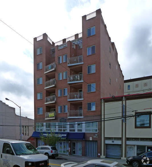 Primary Photo Of 13510 35th Ave, Flushing Apartments For Lease