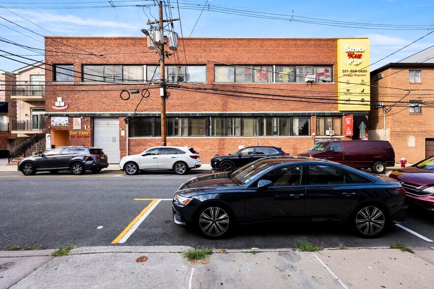 More Photos Of 72 68th St, Guttenberg Flex For Lease