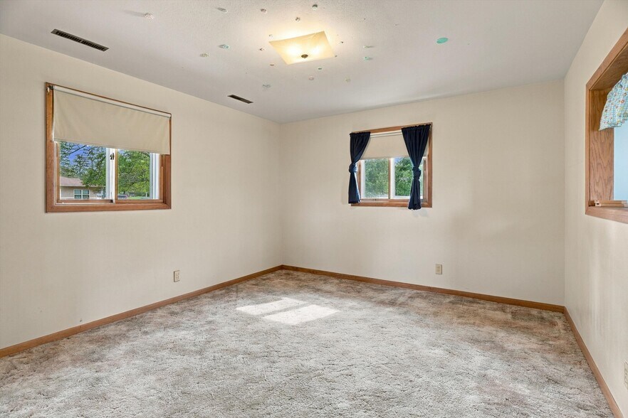 More Photos Of 1017 Laurel St, Marshfield Daycare Center For Sale