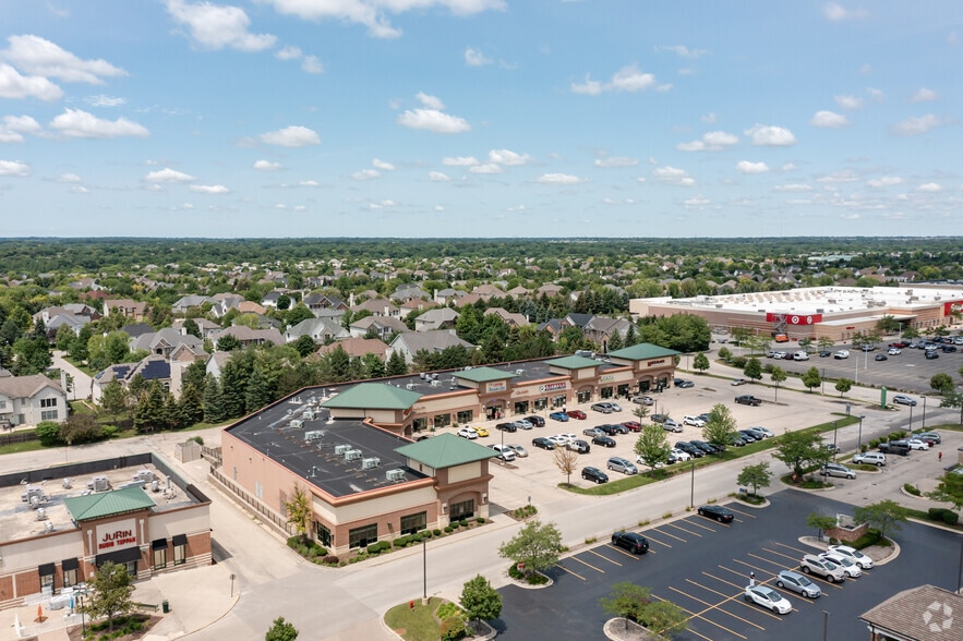 More Photos Of 558-586 S Randall Rd, South Elgin Unknown For Lease