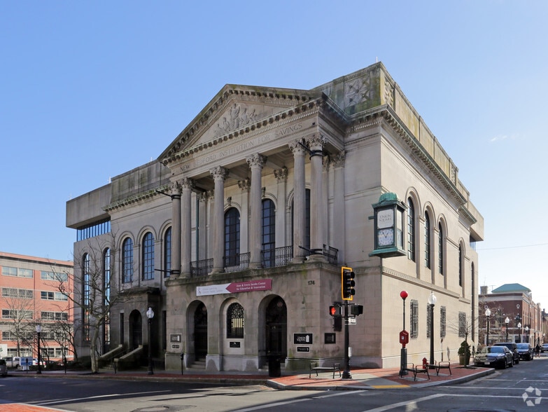 More Photos Of 174 Union St, New Bedford Office Residential For Lease