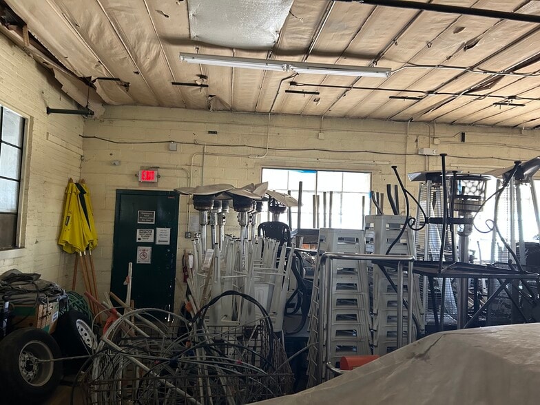 More Photos Of 6020 Dahlin Drive, Skokie Industrial For Sale