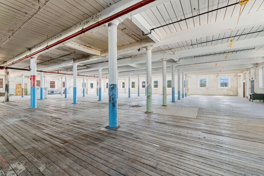More Photos Of 28 Anawan St, Fall River Manufacturing For Sale