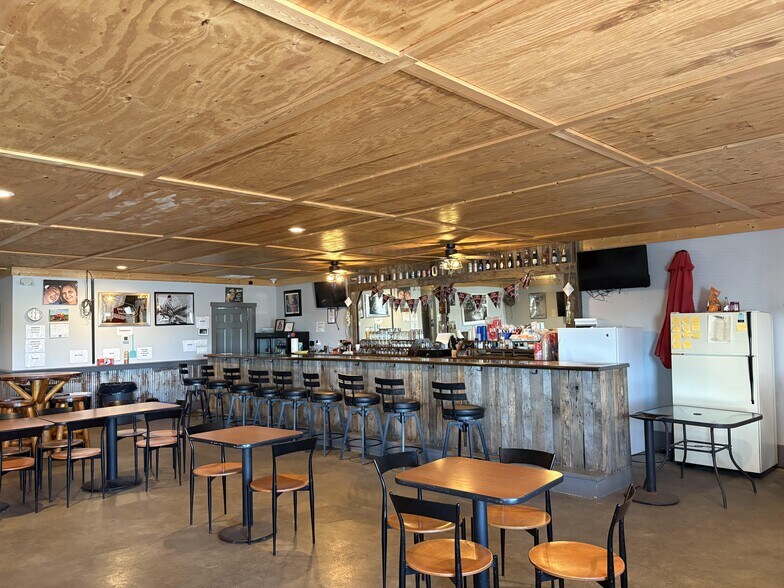 More Photos Of 3071 Jacob rd, Jacob Bar For Sale