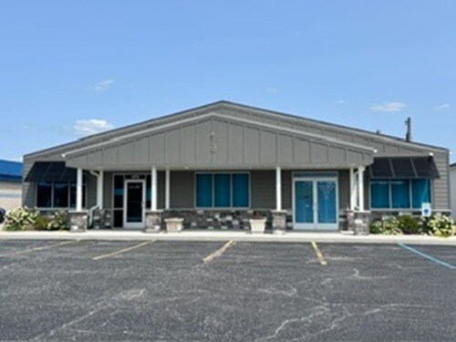 Primary Photo Of 1575 S Calumet Rd, Chesterton Storefront For Lease