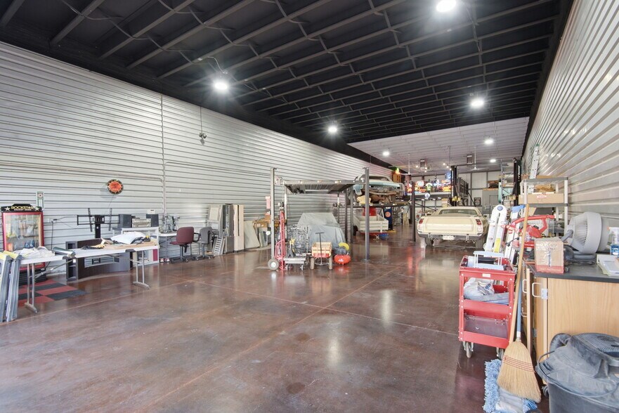 More Photos Of 9337 Commerce Center St, Highlands Ranch Showroom For Sale