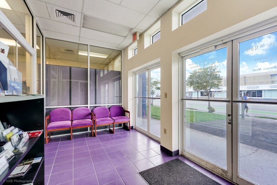 More Photos Of 13242 NW 7th Ave, Miami Office Residential For Sale