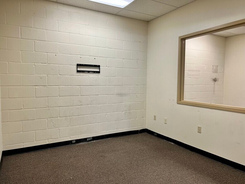 More Photos Of 2850 N Market St, Shreveport General Retail For Sale