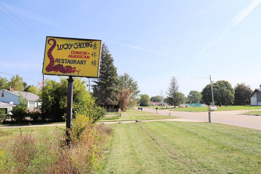 More Photos Of 2246 W Coldwater Rd, Flint Restaurant For Sale