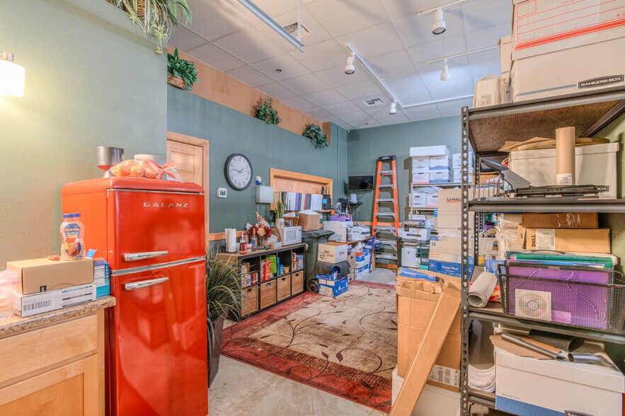 More Photos Of 64670 Strickler Ave, Bend Storefront For Sale