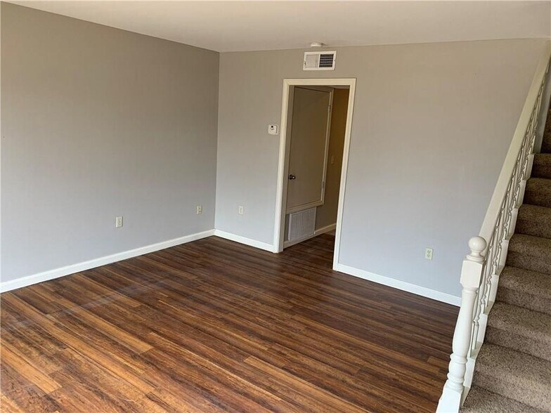 More Photos Of 108-118 E Blake St, Hinton Apartments For Sale