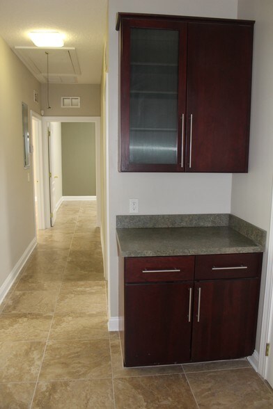 More Photos Of 12627 San Jose Blvd, Jacksonville Medical For Lease