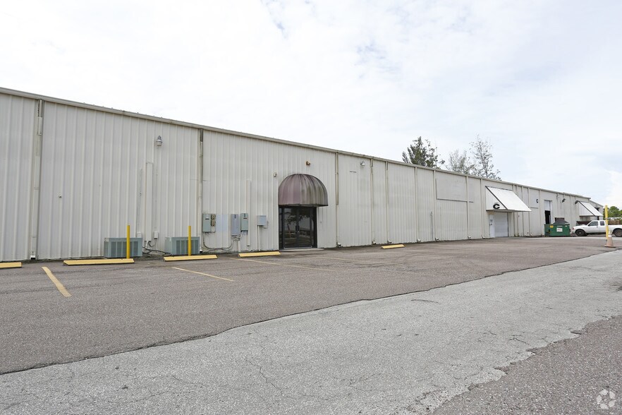 More Photos Of 12200 34th St N, Clearwater Warehouse For Lease