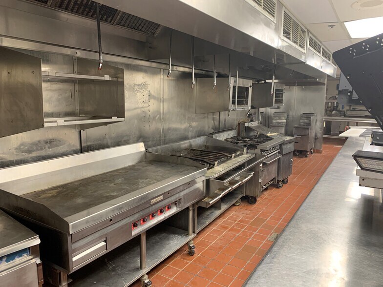 More Photos Of 807 E Harmony Rd, Fort Collins Restaurant For Lease