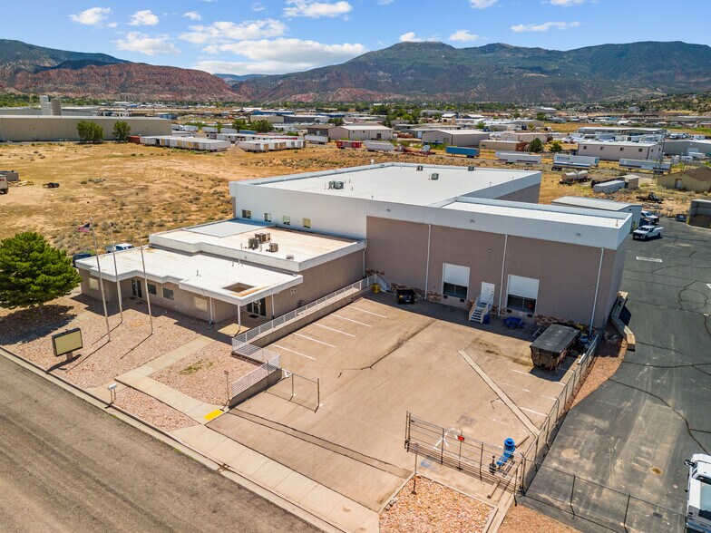 More Photos Of 2331 W Park Ave, Cedar City Distribution For Sale