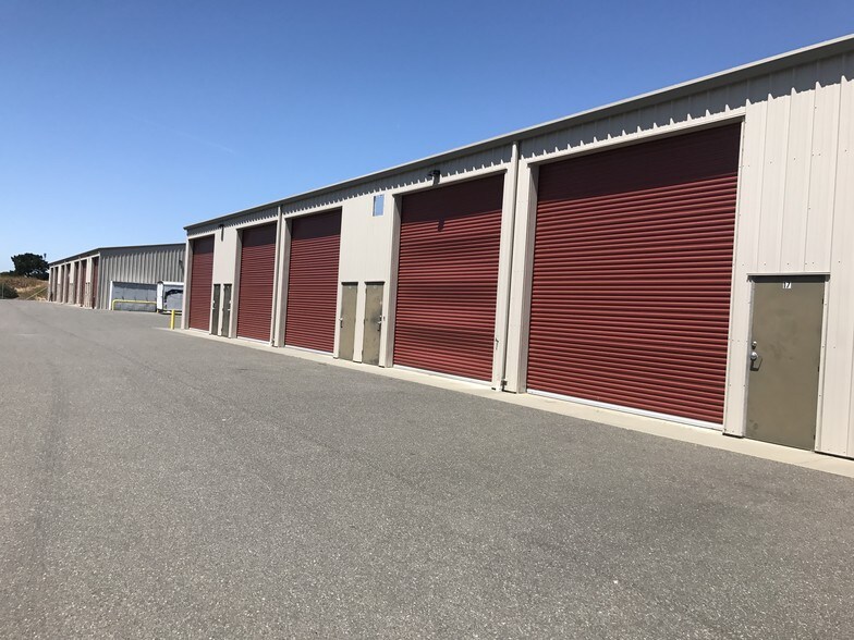 More Photos Of 100 Airport Rd, Fortuna Warehouse For Lease
