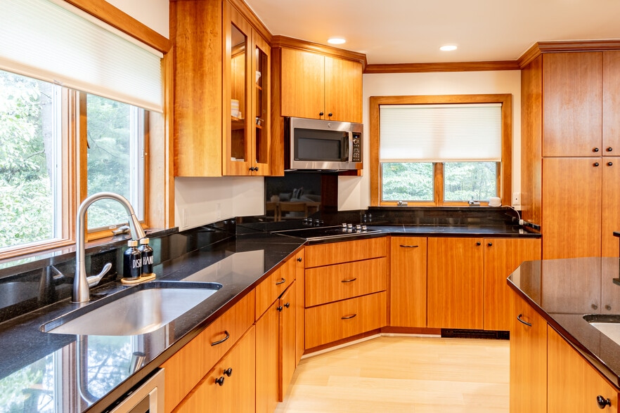 More Photos Of 37 Patricia Dr, Pleasant Valley Specialty For Sale