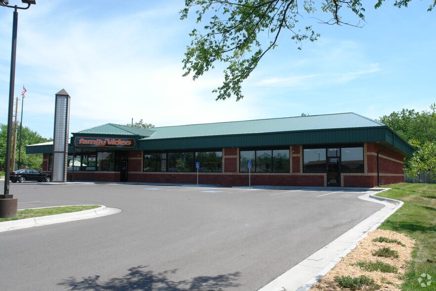 More Photos Of 3305 W Central Ave, Wichita Freestanding For Lease