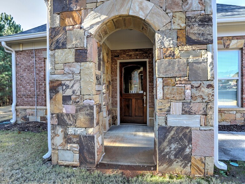 More Photos Of 2487 Cedarcrest Rd, Acworth Office For Lease