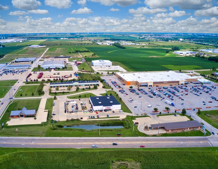 More Photos Of 2238 Westgate Dr, Bloomington Freestanding For Sale