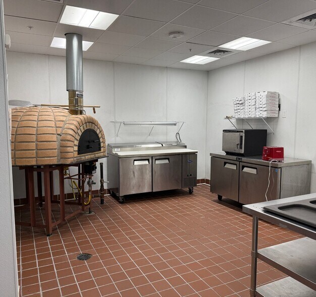 More Photos Of 2500 Edwards Dr, Fort Myers Apartments For Lease